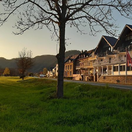 Haus Moselliebe B&B Ediger-Eller Exterior photo